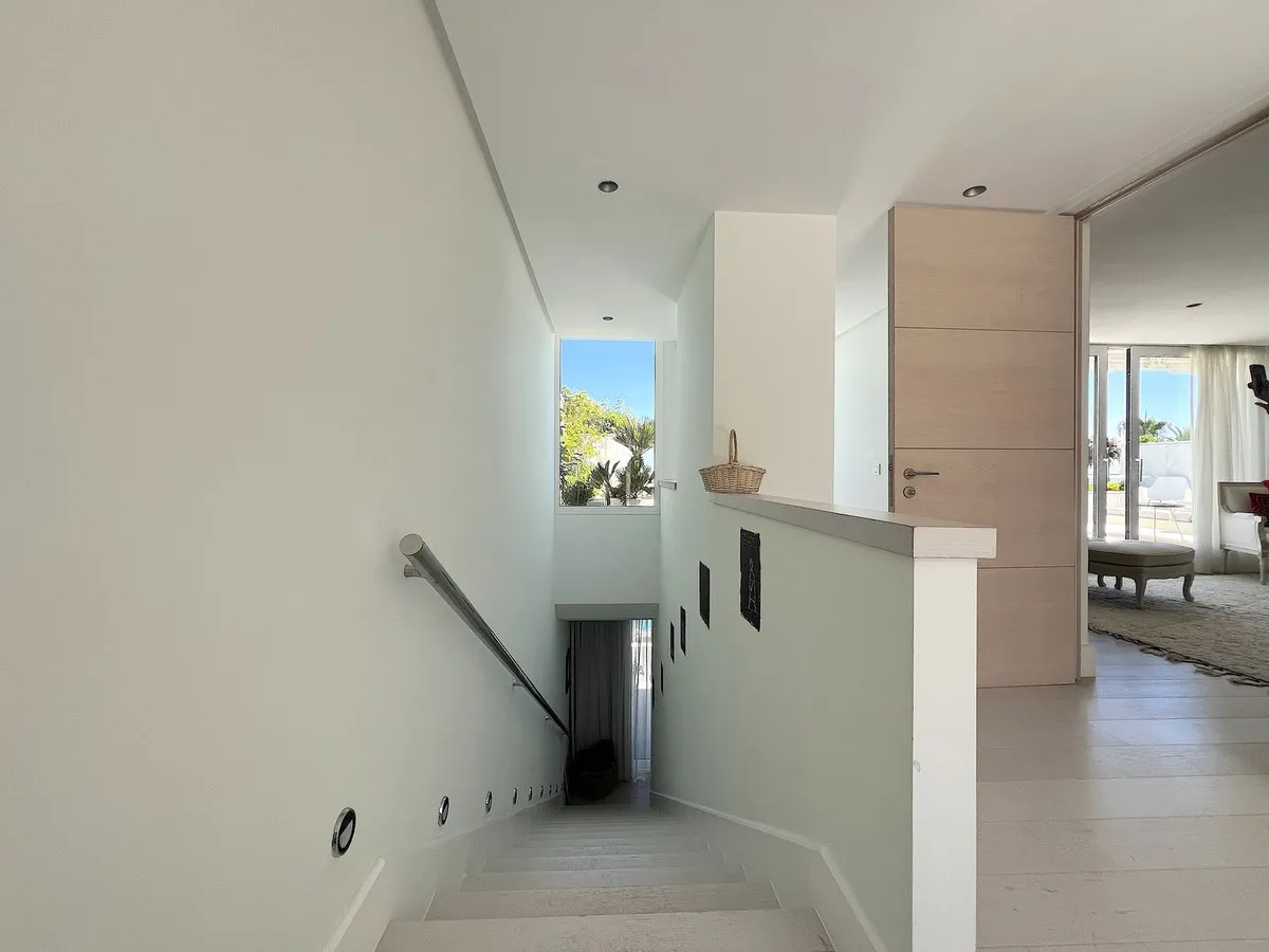 e4d1aa99-e980-4147-ad9d-031272f77475