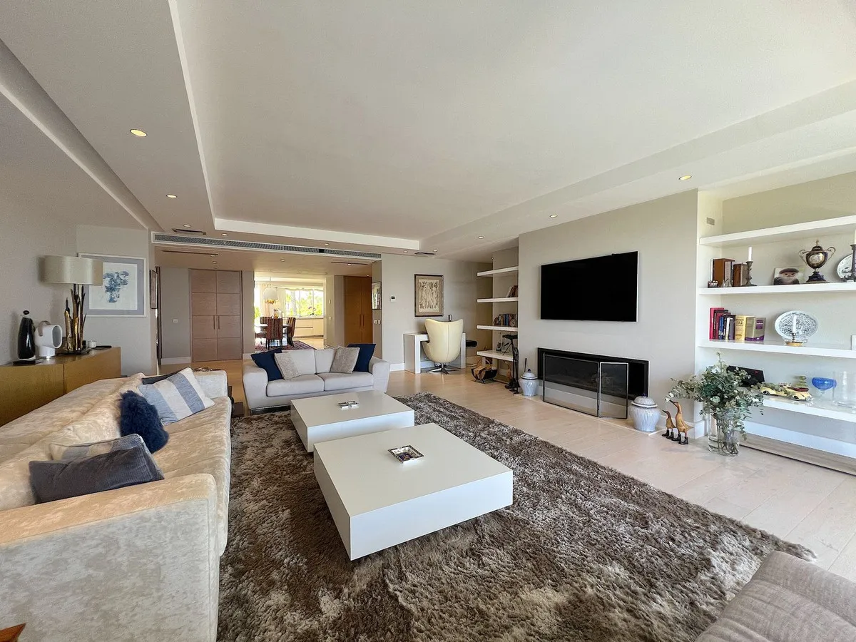 e70b9bae-4be8-442b-b790-80019dc55bc4