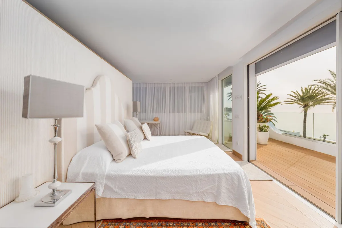 ce086e6e-7386-461a-80e4-c8658a9644de