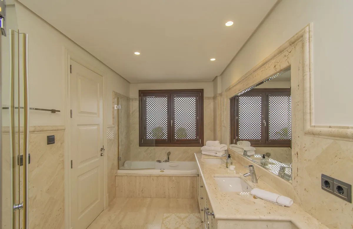 4ab90154-9bfc-4789-afb1-385ce25527b7