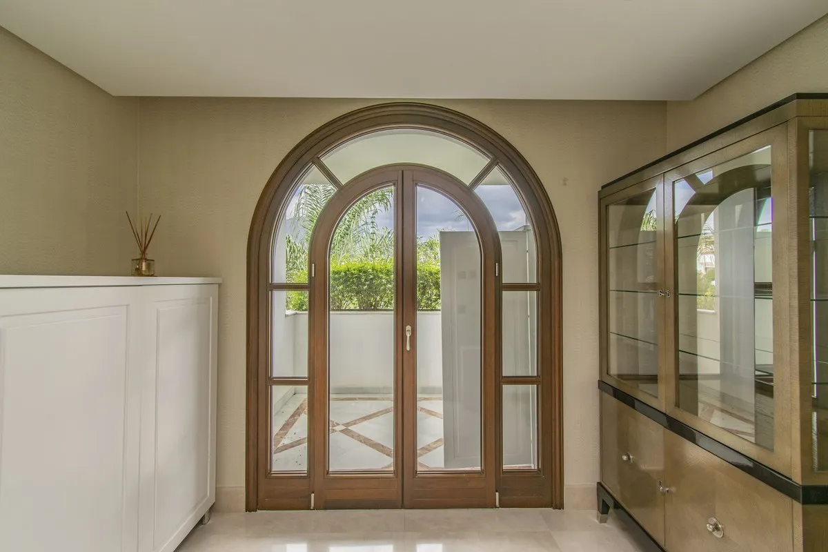 4c8ccfc4-31eb-424f-a826-df83f64e57ce