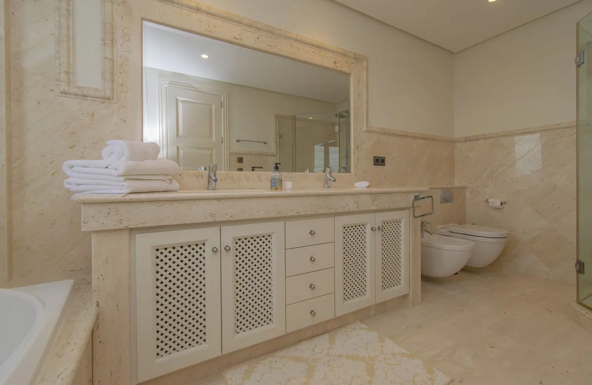 6a7b0ccb-13f6-4cfe-b4cc-af14b0507d2e