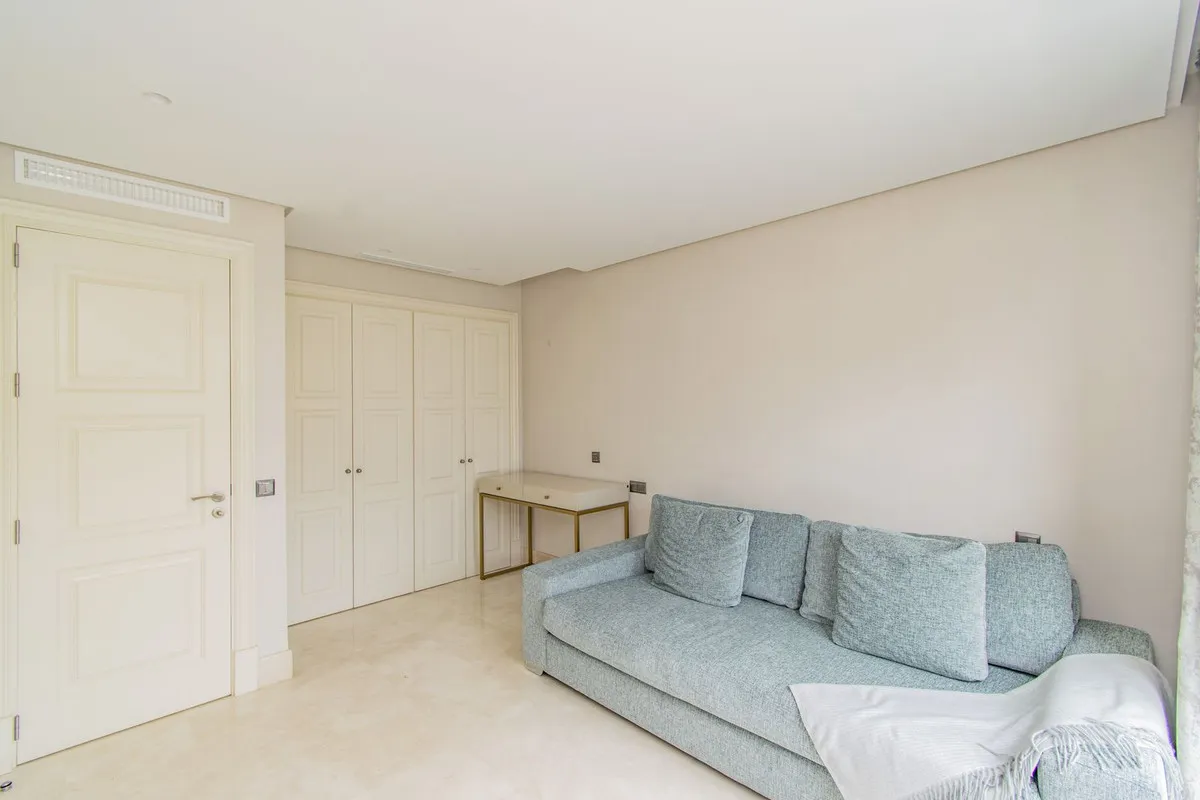 b6189eeb-eef2-4655-84cb-656faca0d586