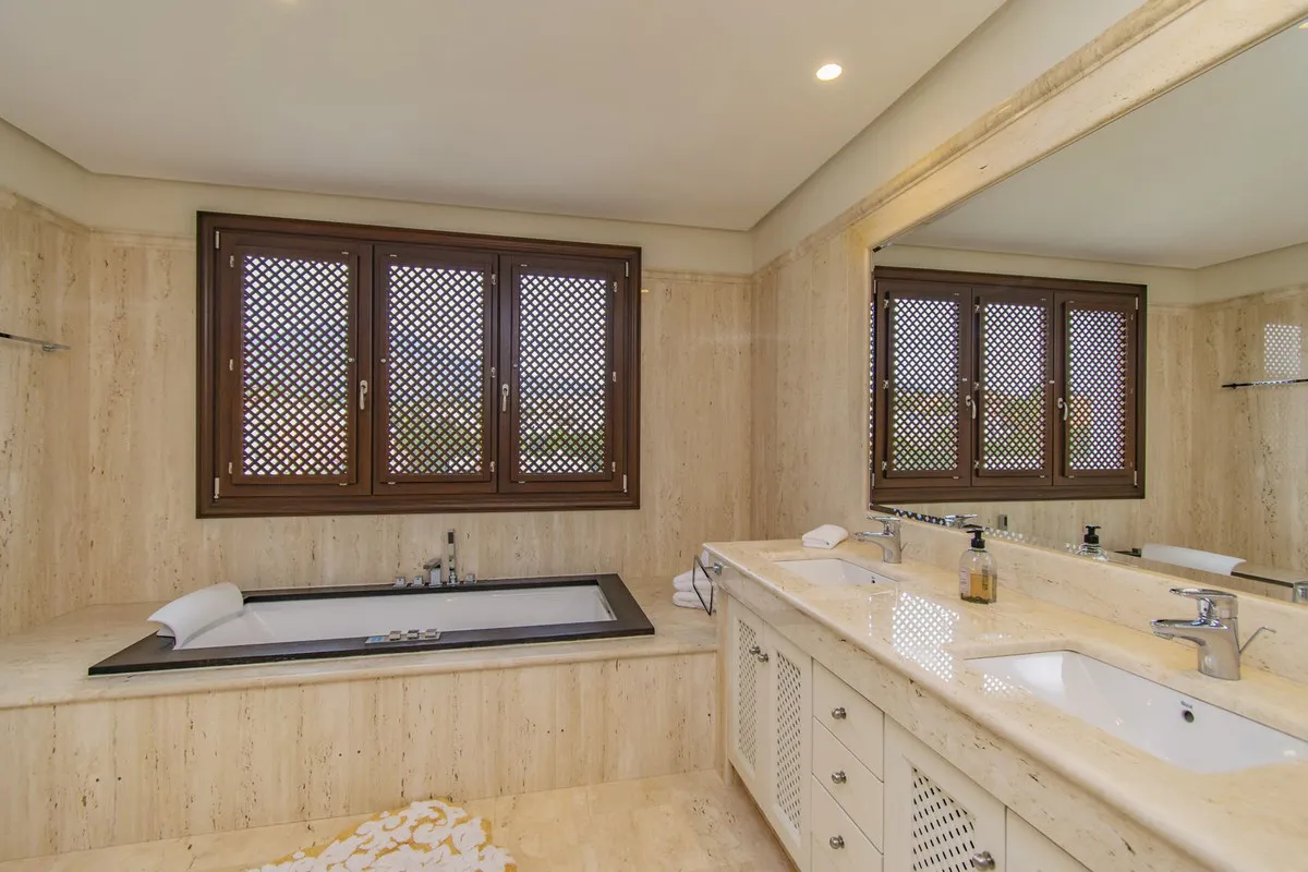 f23dd690-d76b-4a80-a298-bc560f69ad30