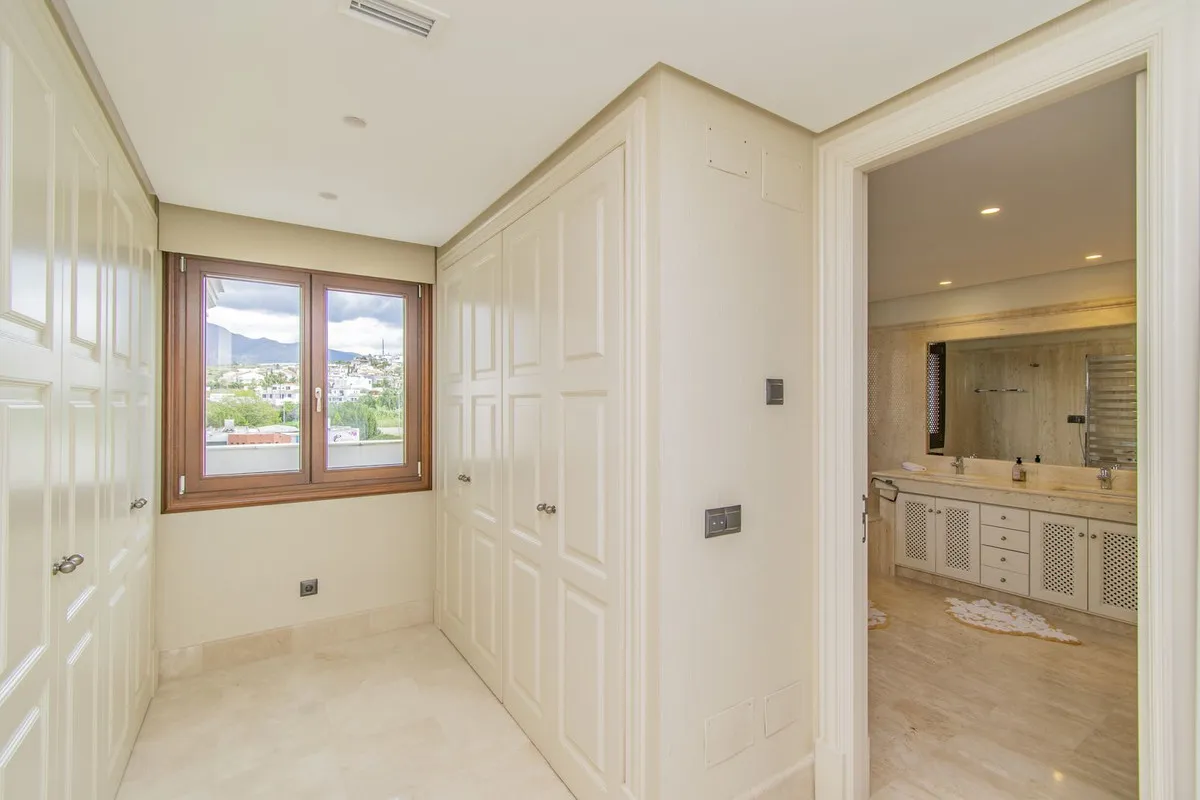 f3385875-cda6-4770-b94a-9d8a4ad606a9