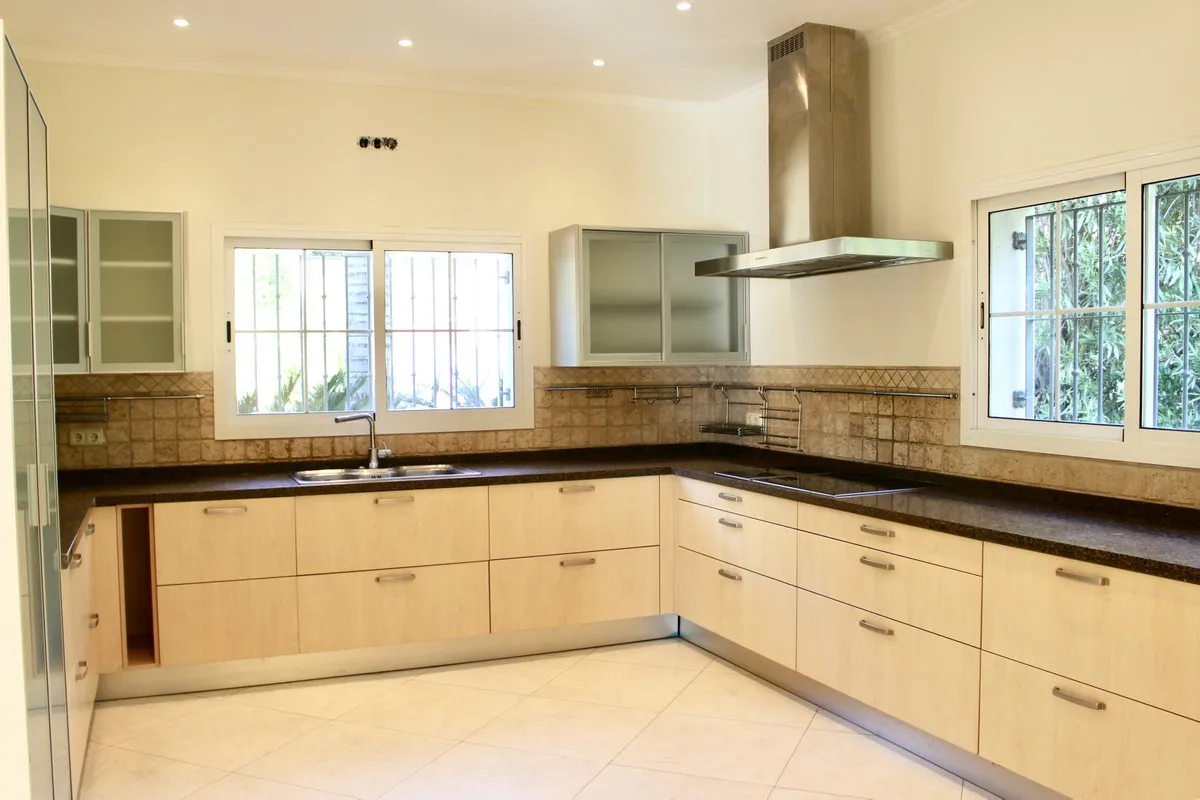 a92ef922-d53a-4de7-b9a8-c130a73b5a46