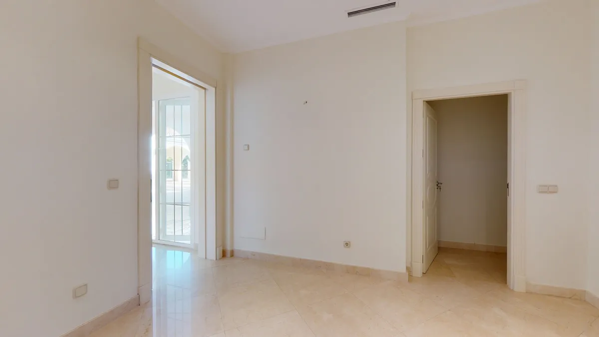 f048caff-3730-4bdb-9c34-a7e88d4fd4ec