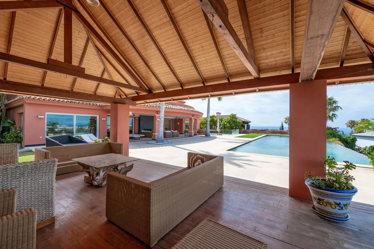 24ef0a48-b7a4-4cc6-9e56-5c513fbda804