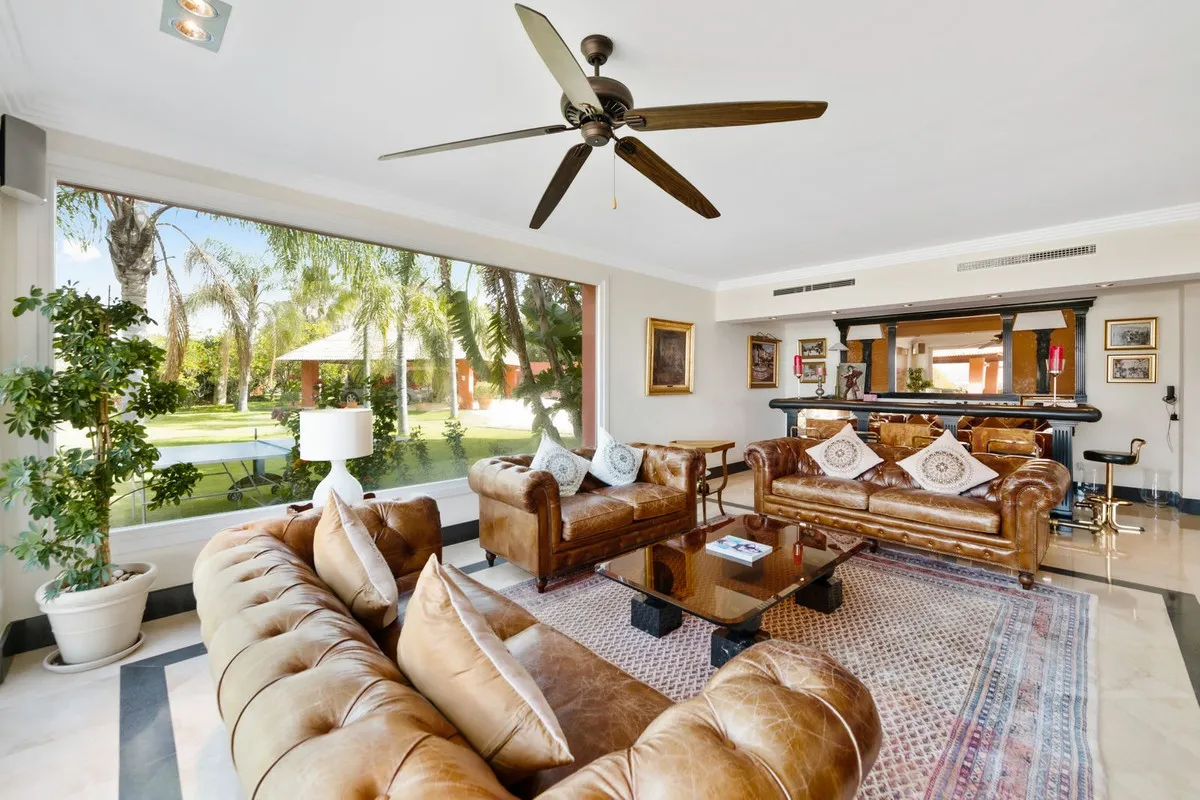 365e60ba-0b9c-434f-bd28-03784387e99c