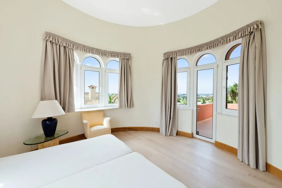 bef378f2-75fb-4b7c-8187-4215adc0543b