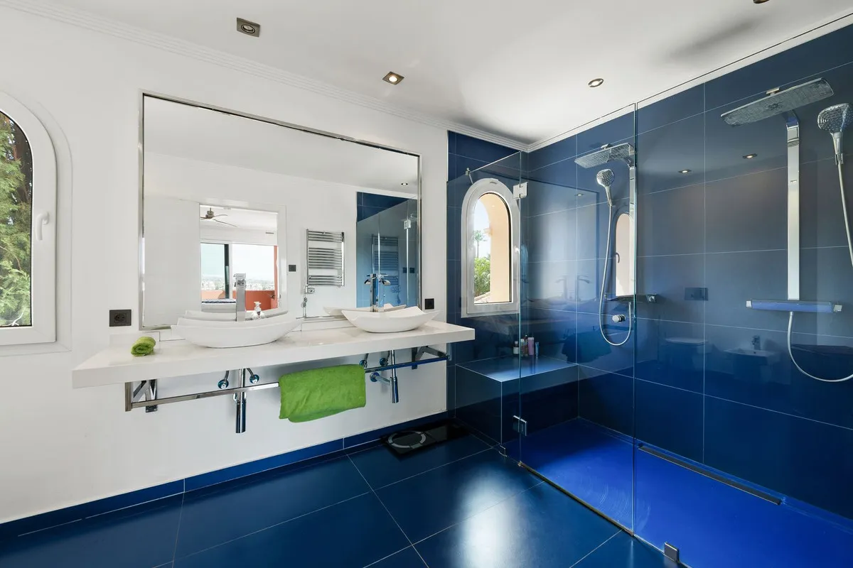 c978e1f5-4b4a-4572-916d-4e22e3723780