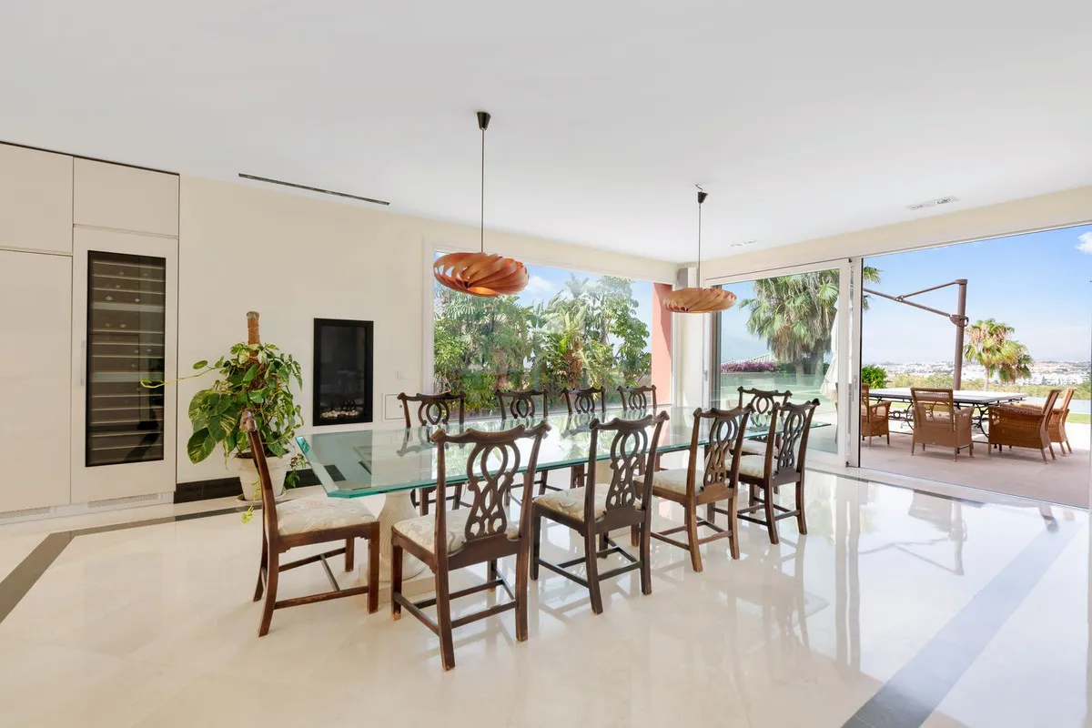 e6d66706-9307-4001-a2a8-2172ad4df580