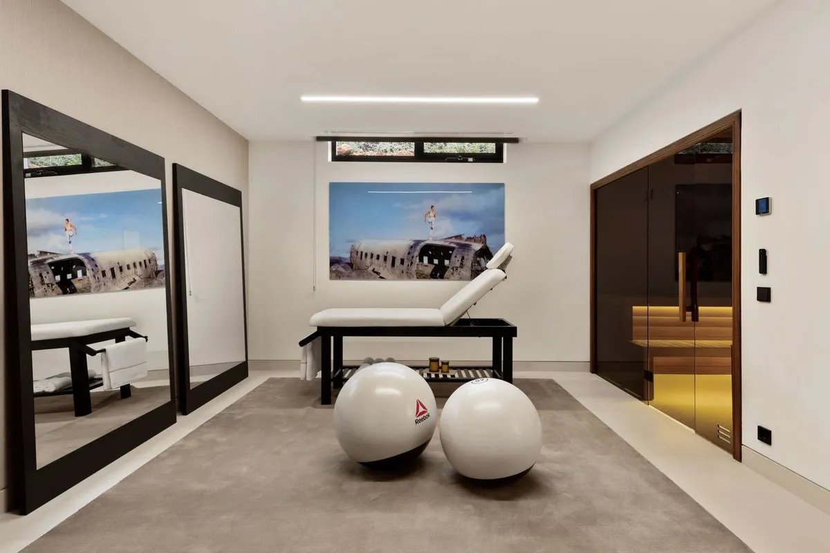 61857824-c7c7-4cc0-83f8-b9599514c505