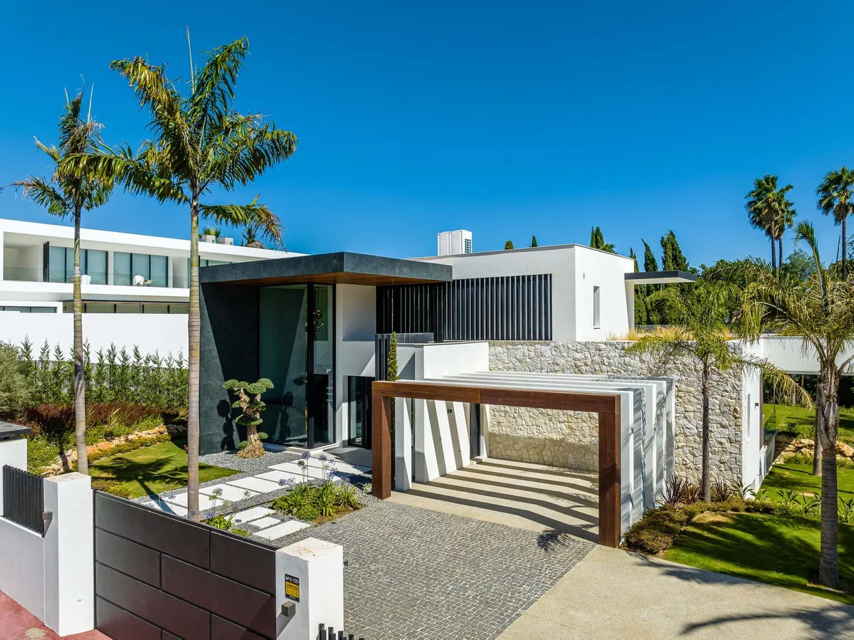 a0659915-67bc-48f2-bbc3-34ea6806d394