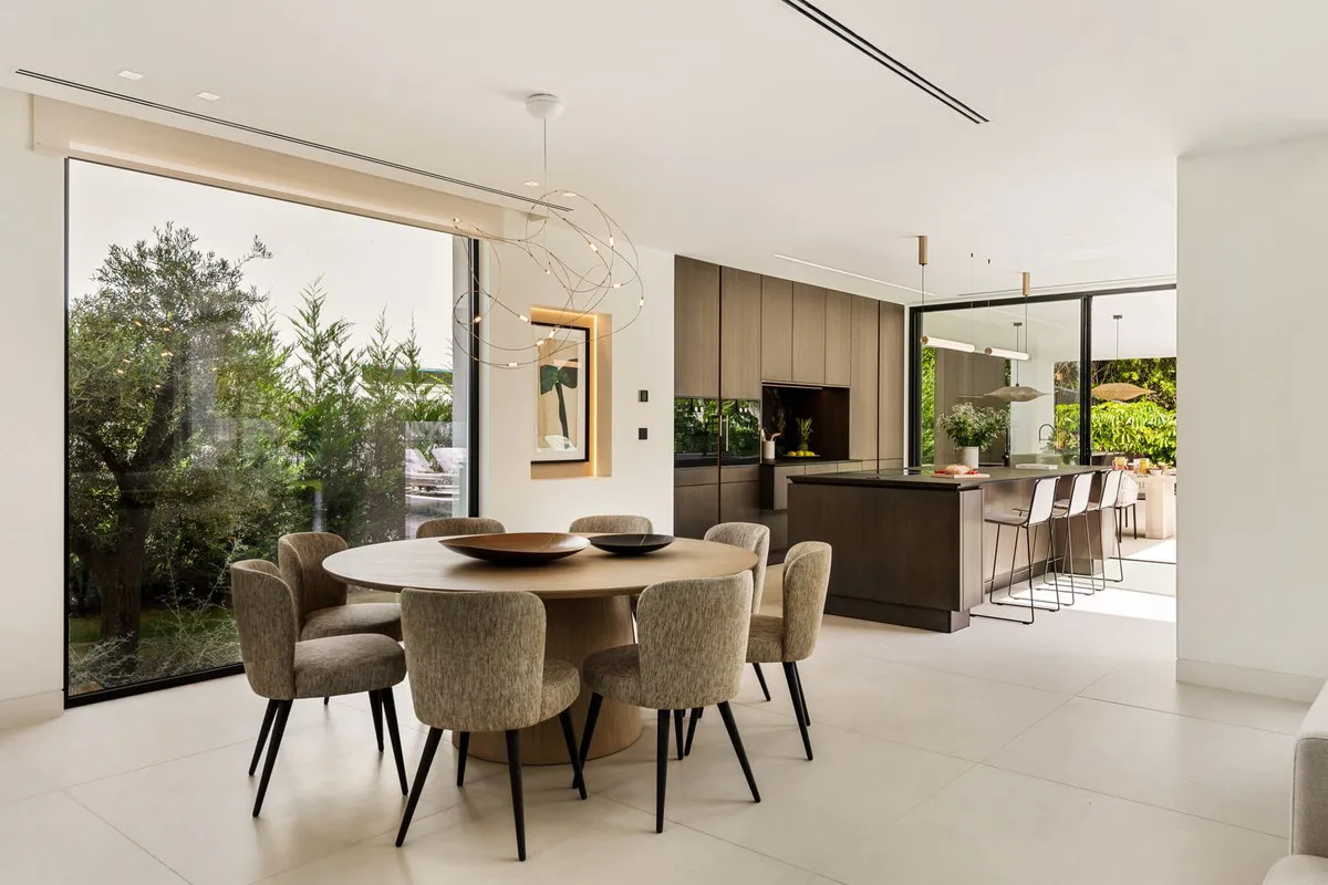 f981b42c-b9d3-4e9d-a3ea-621e90fdc7fc