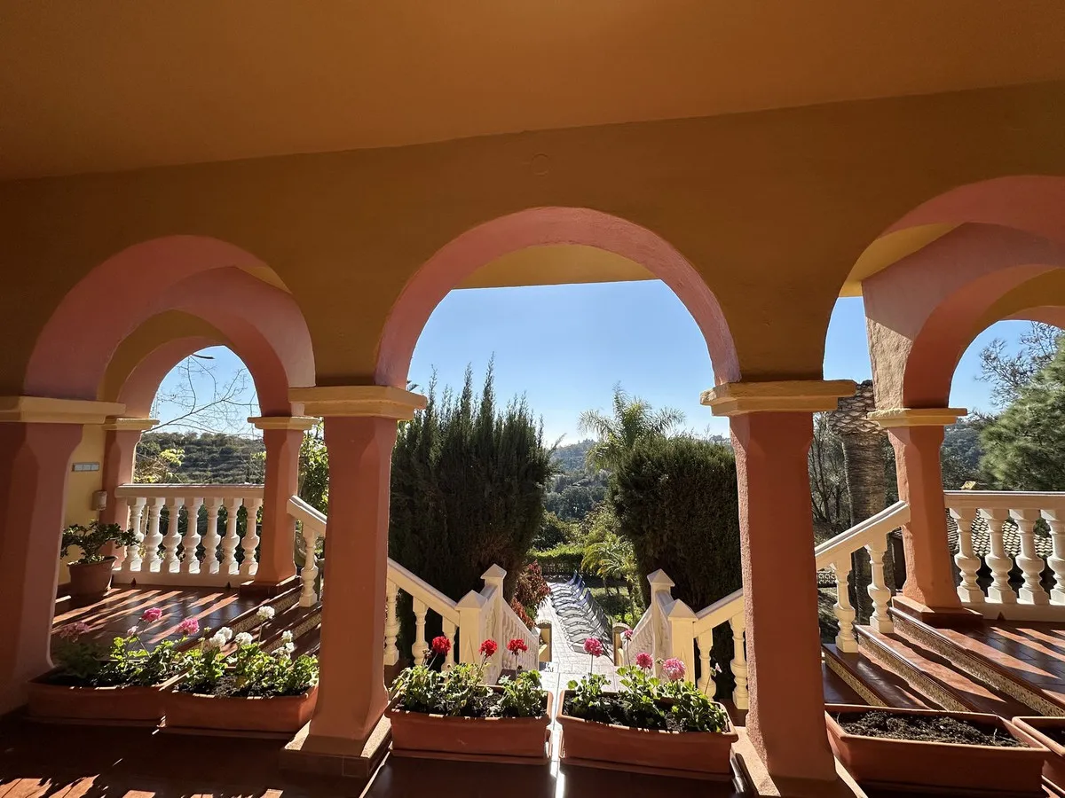 cf501be0-586c-42e1-9d7a-a8901fcfd93a