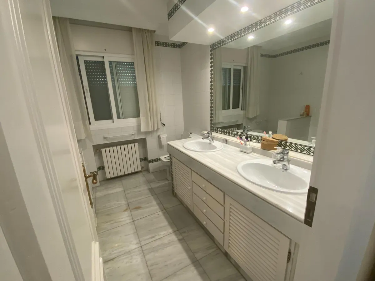 1b5615a9-6b4d-427c-bd1a-3a465136a284