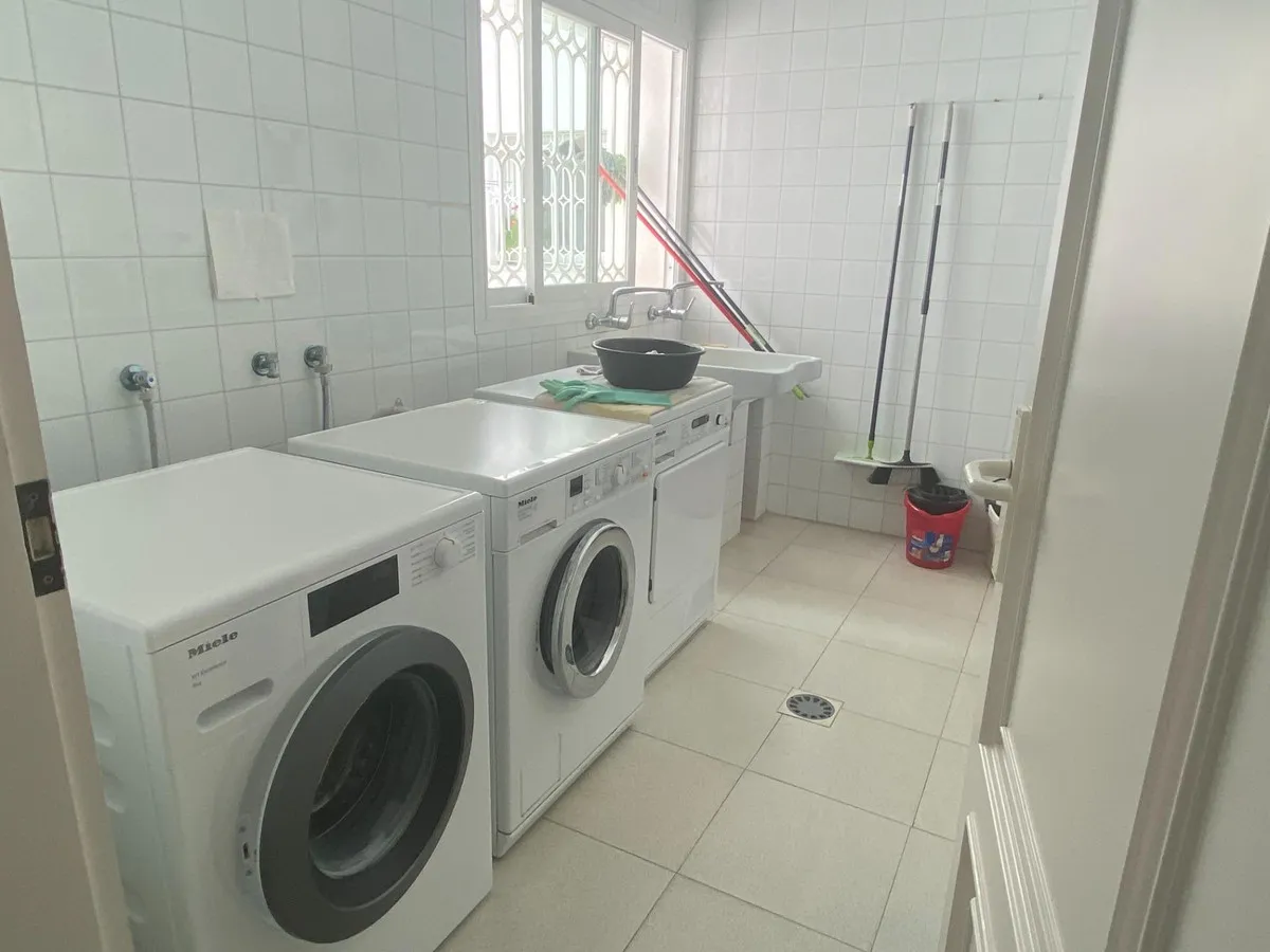 aa3aec05-e5b9-430e-85df-3c578ddacc0e