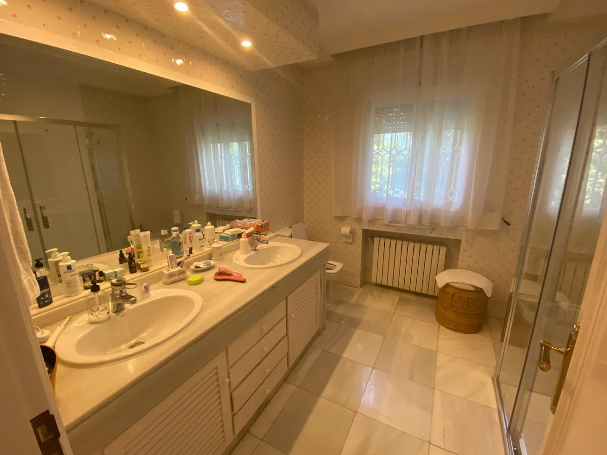 dd1e5e38-b293-4440-8b69-40ea3689723d