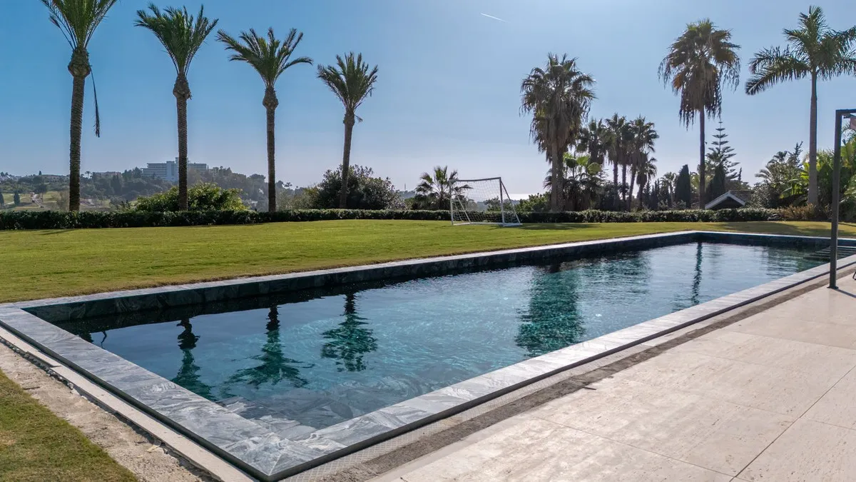 0ef671f3-abcc-444c-a9b7-376e4c424e9e