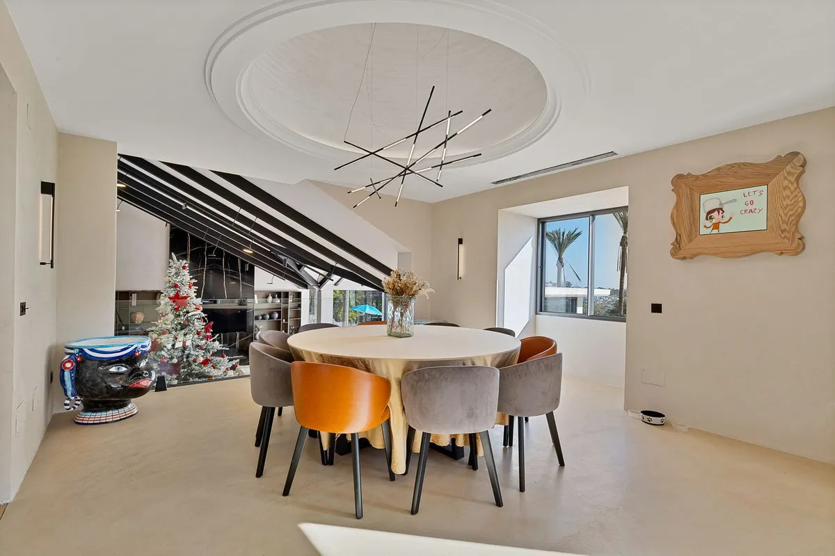 98f7d731-b624-44d1-bfb9-cda826b716a7