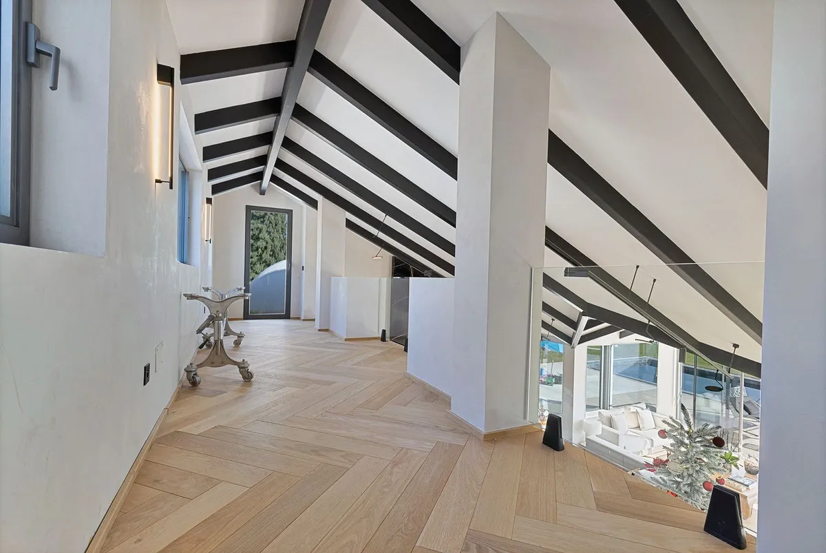 d2958d73-9d03-4da2-8327-34f18b28253c