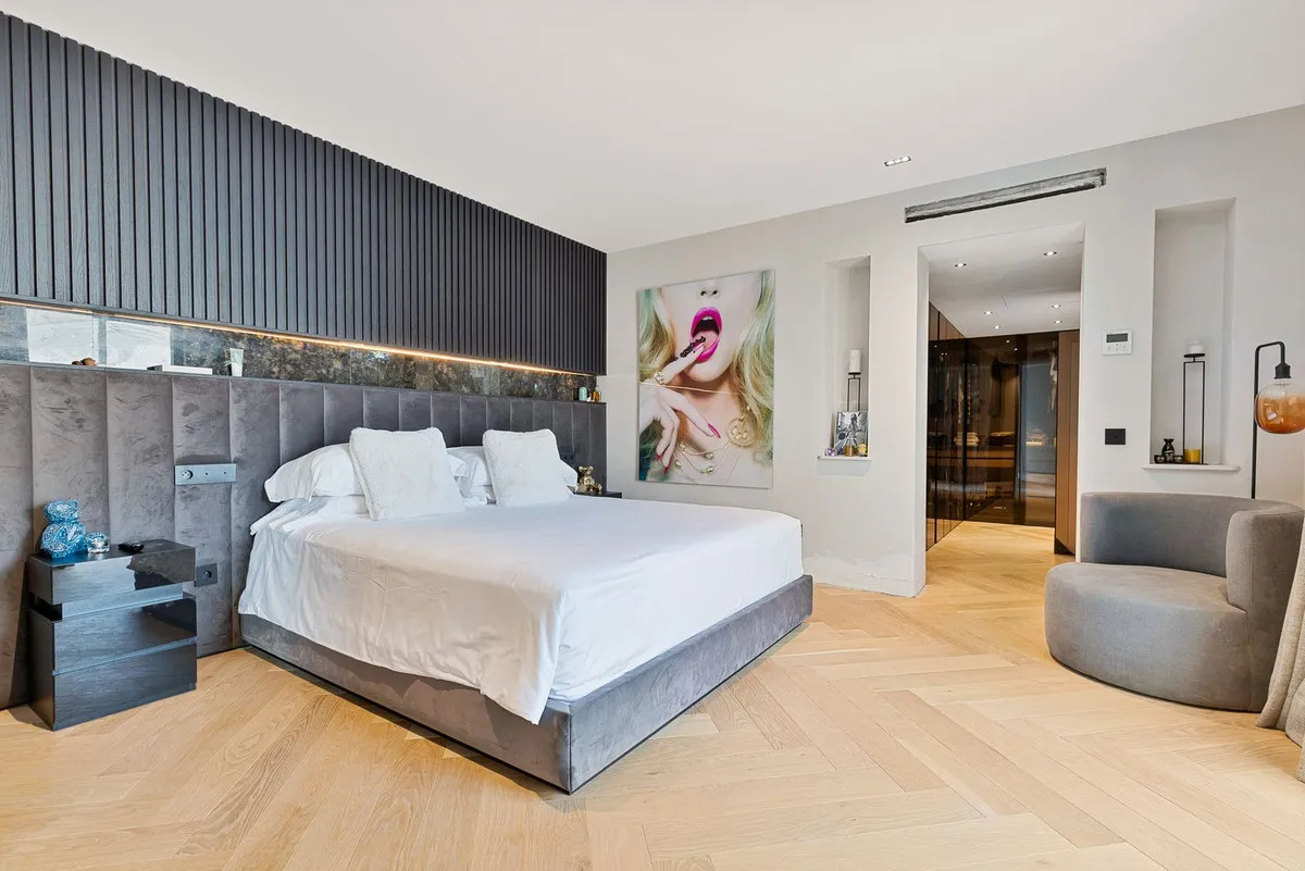 ec9a6d2e-3b55-4606-be6d-2f62f783b51d