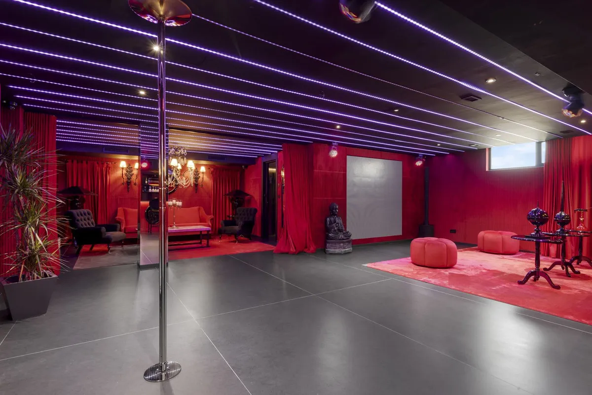 14909898-c6d8-4e21-9c77-17d2e95aae0f