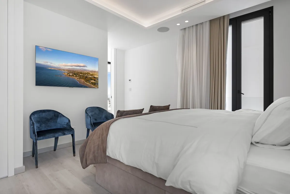 1ee74b5c-849a-40b1-801d-6a86b611c093