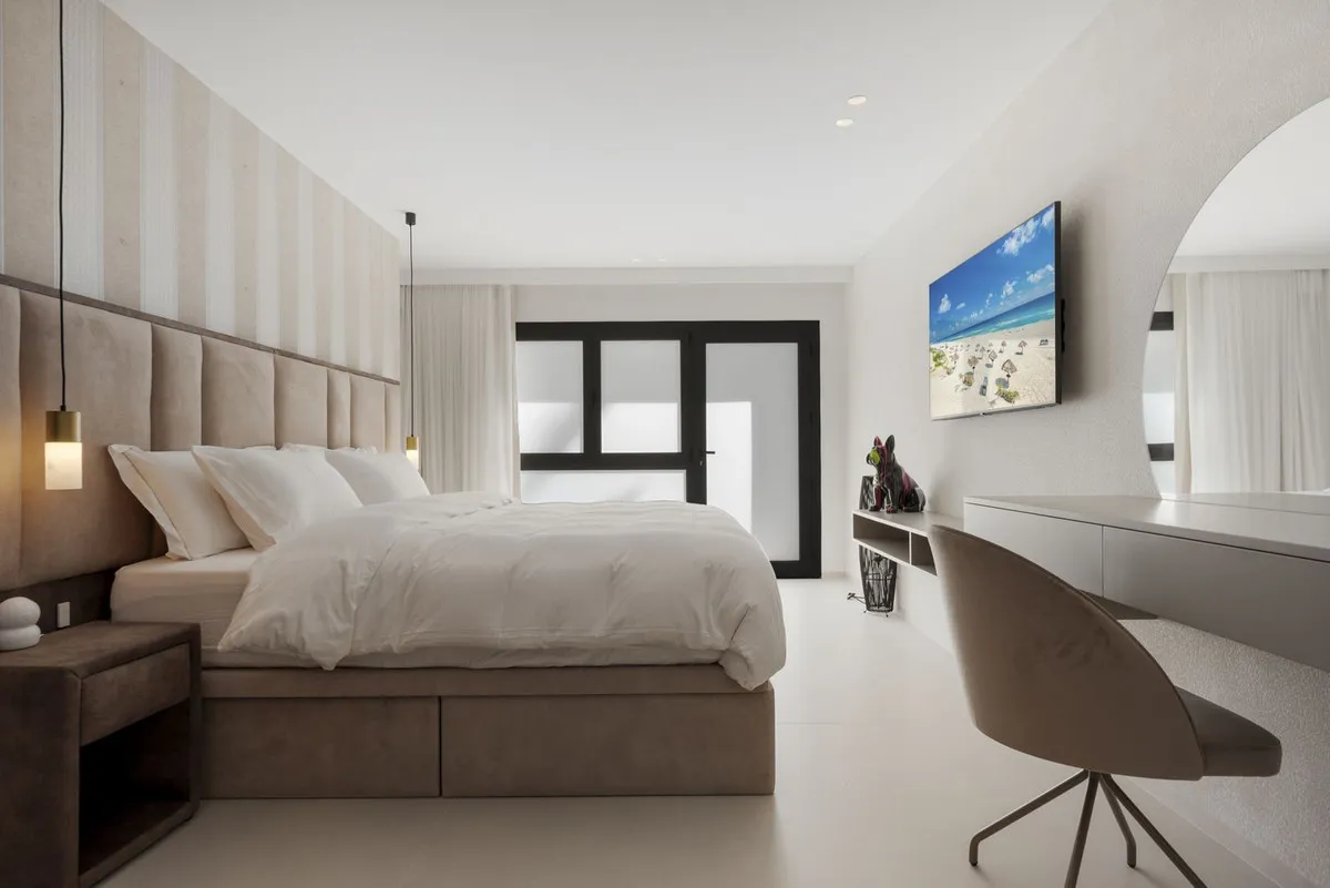 7a6644cd-4749-4bdf-ad3c-7570876200df