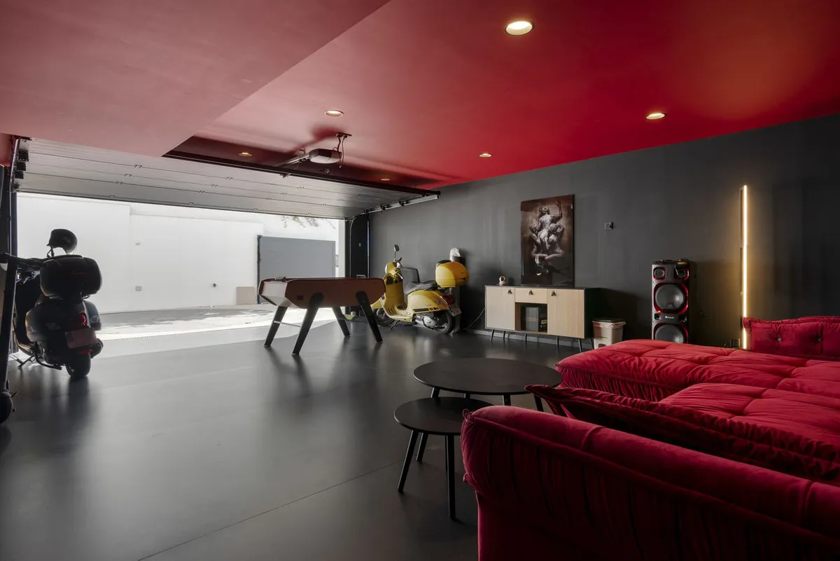 9225281a-a117-4005-988f-6008e1eb1ede