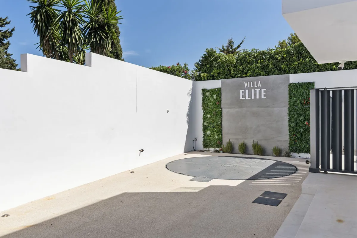 b2a5a6fd-7379-451e-8370-30c76ed463ae