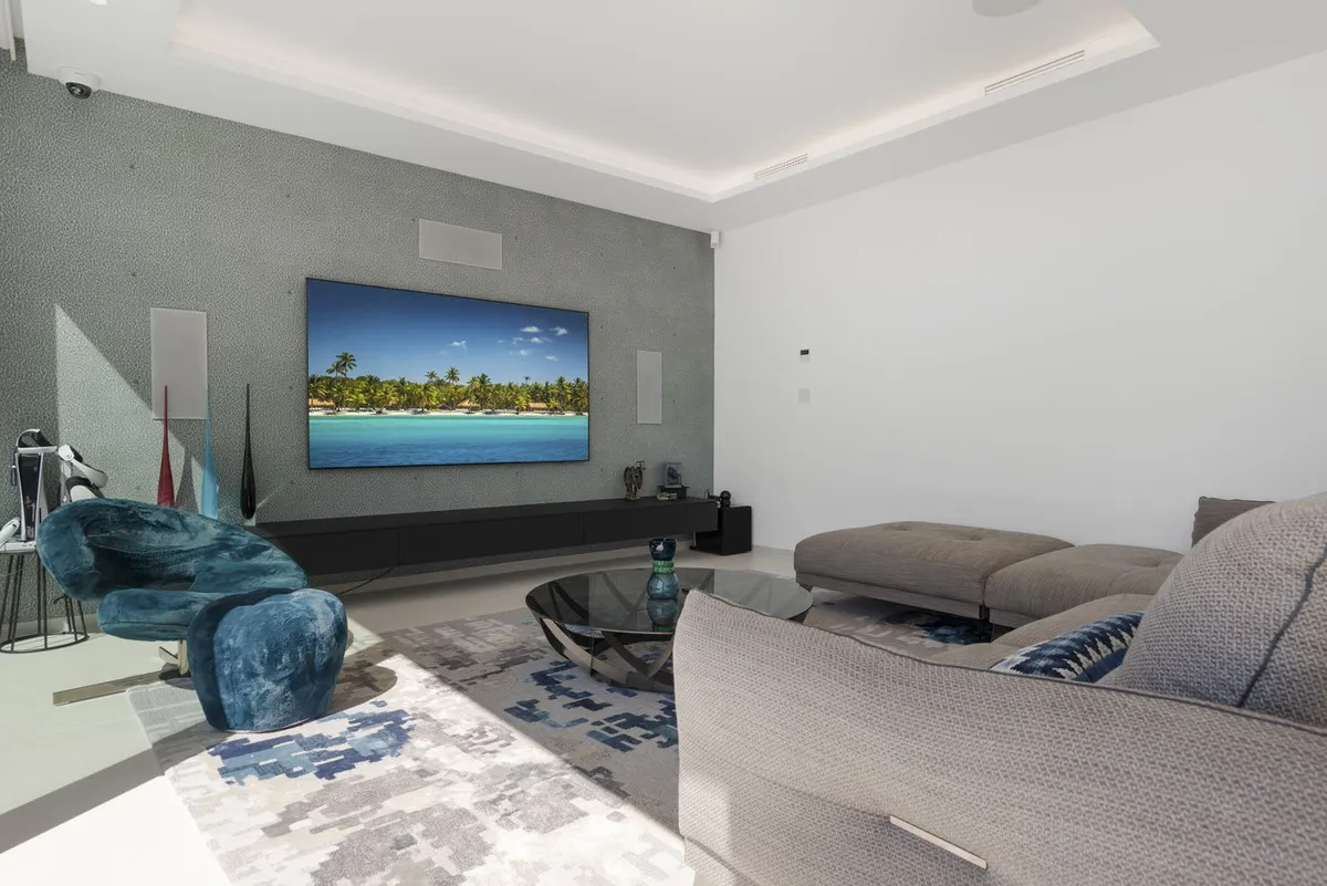 e15e7d6b-49ca-42e7-917f-64def01b75a5