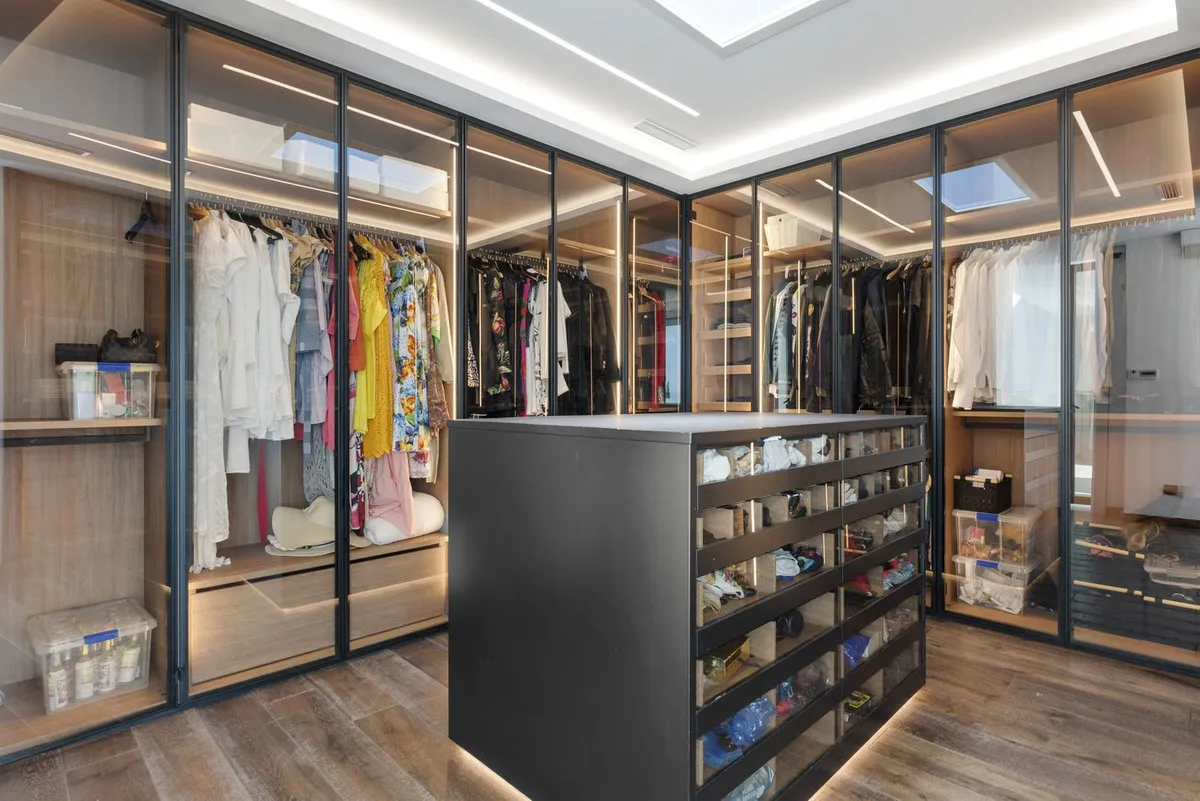 f1111dcd-dbfc-4fa8-8f4b-12bb09f24b2a