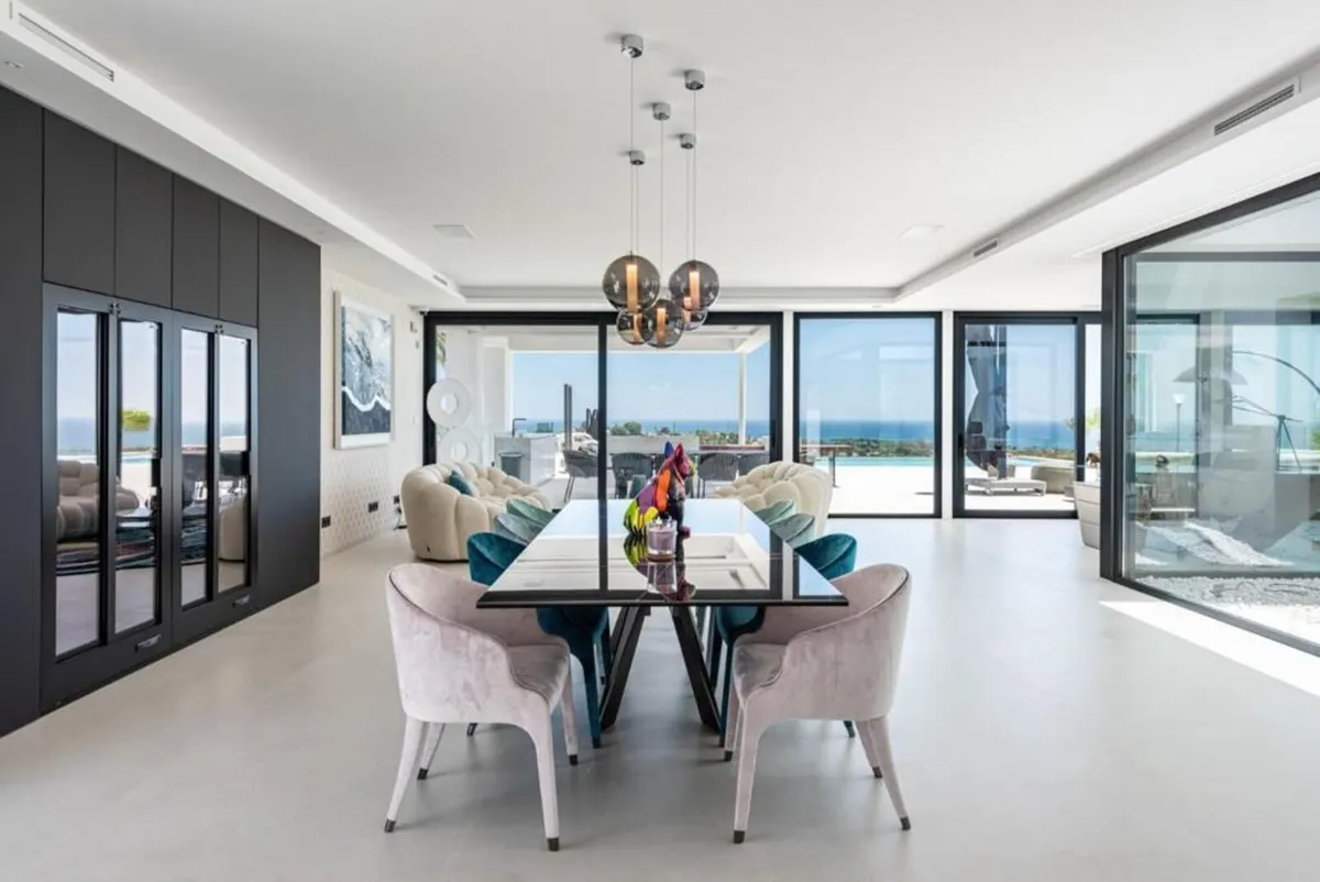 08e3165b-b32e-4295-bd3d-43f193e3995d