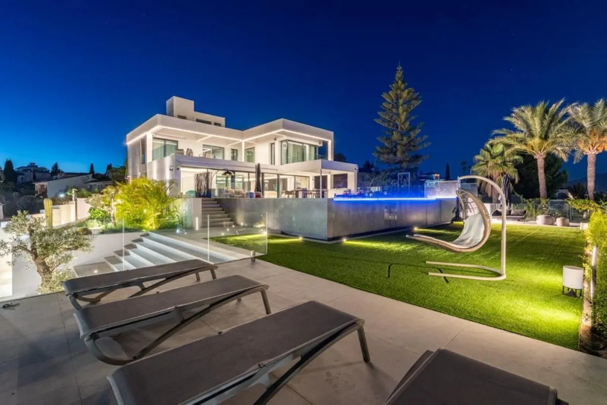 08fbed52-6ff2-4eab-8925-49f4863ef100