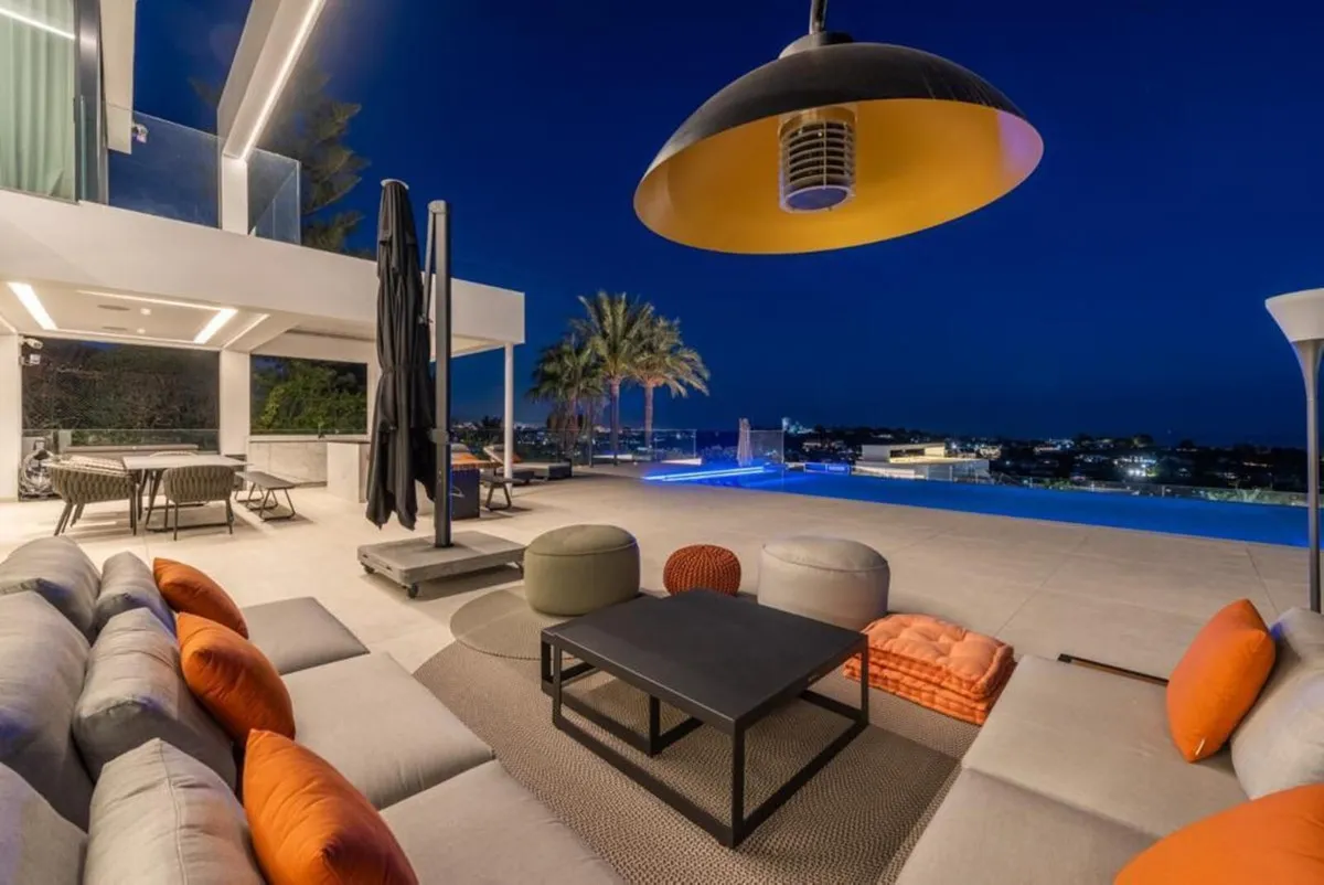 4002999d-8913-4c10-b188-f35b7d1cac05