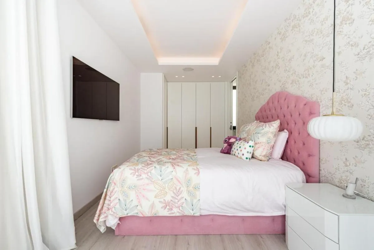 b17db56b-07fa-4ccf-865b-cb64cd55b91d