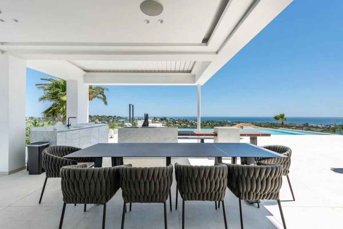 e0104031-392a-4f98-9d9b-3caedeb4685c