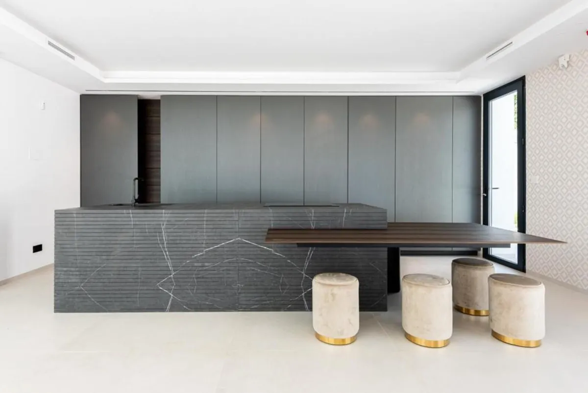 f1f57212-c009-4e8a-b841-e79f64b1442c