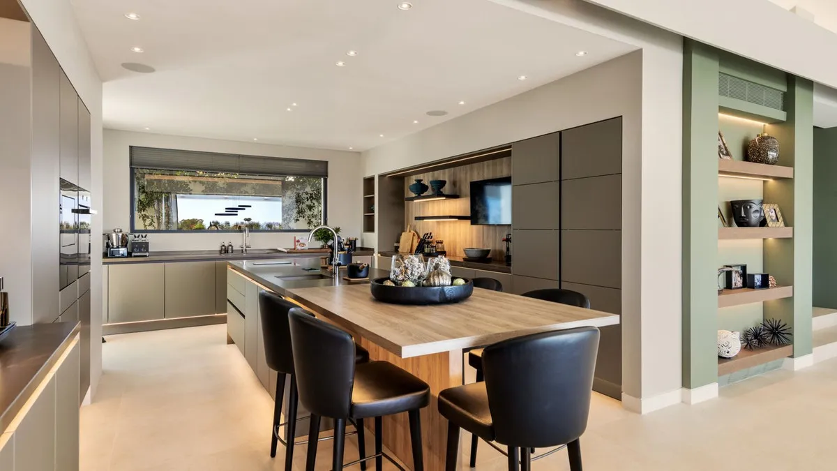 b3109108-839d-4371-a055-12103a2af59d