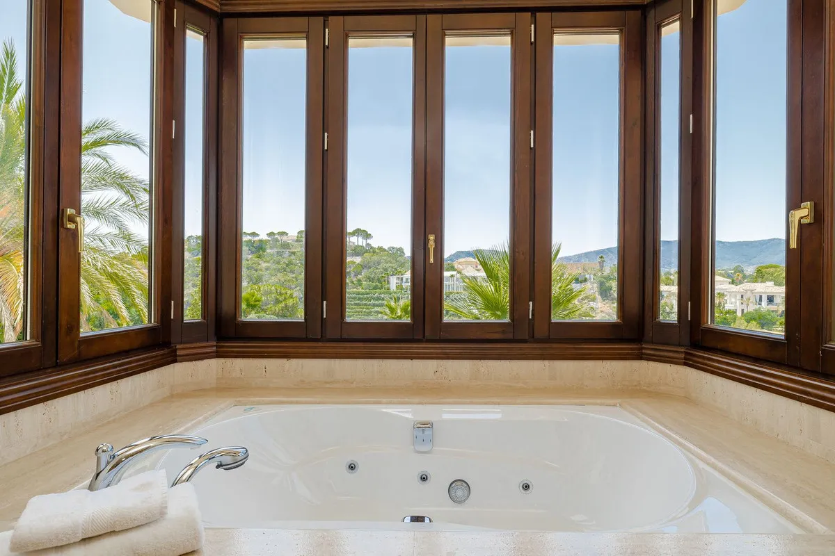 056f2864-aac8-4f37-87bd-eb956760a8f9