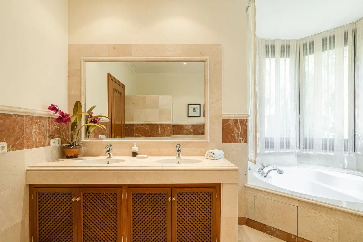 63b00ccb-e1d7-4bb5-9c57-ce813692d99d