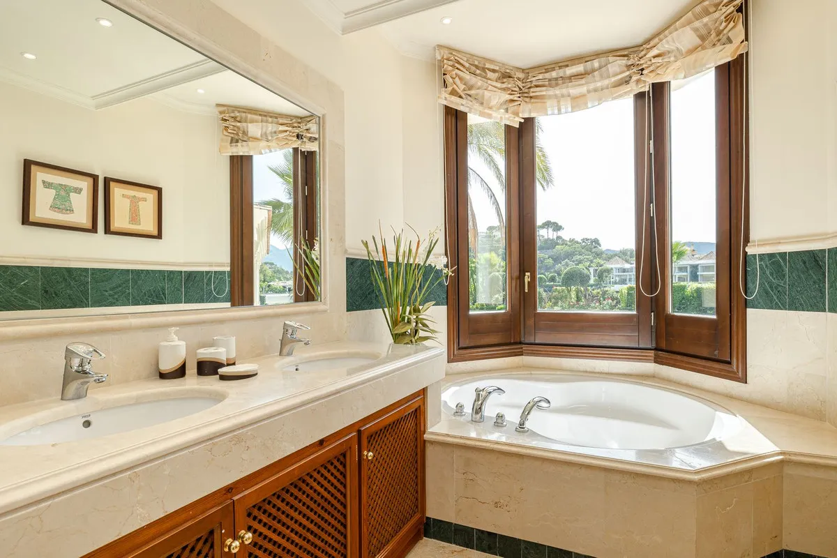 b1d7ba37-717d-4231-9aa0-0ef27be94925