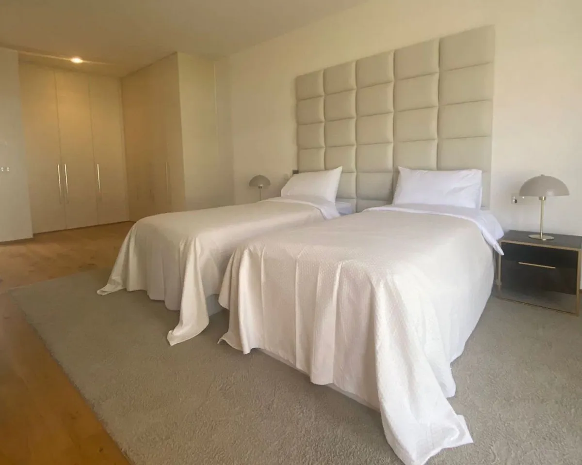 76848398-f623-41b1-bd79-b35e1b0cf7df