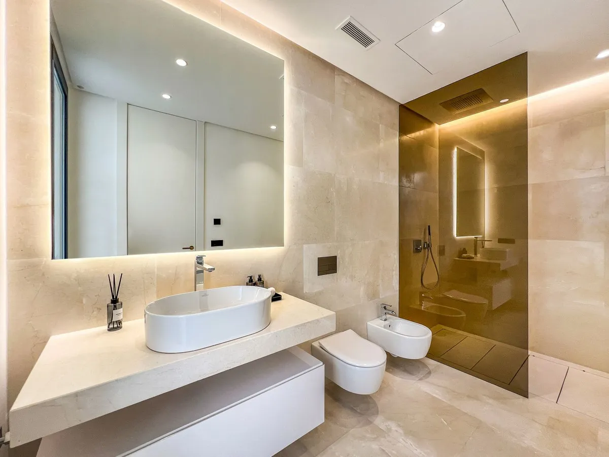 ae284e7b-6c21-4cd4-a9c9-7b3ca3502a6d