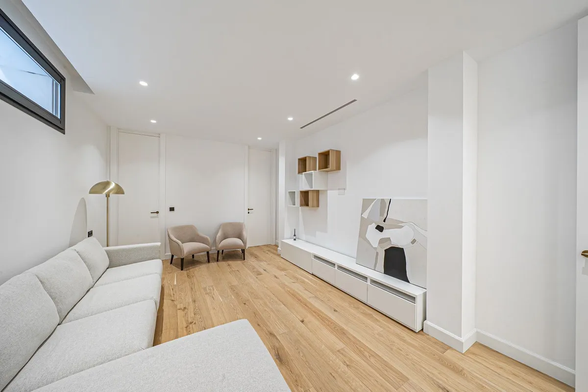 cf2a13f7-37e9-4a92-80c9-bd330cb48d64