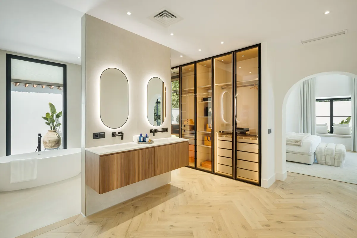 0f6fffba-7767-42ec-8a86-65cac1cc10dc