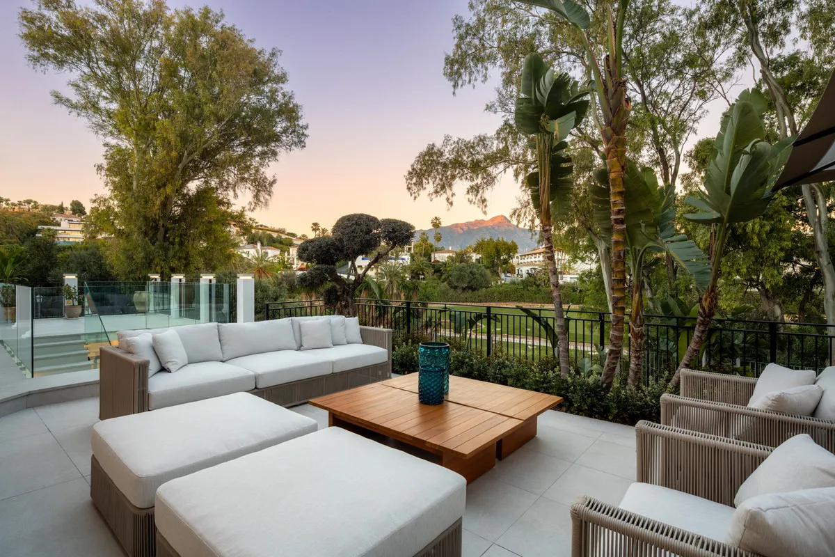 17b516a8-5936-4cb8-a16b-4388d215a369