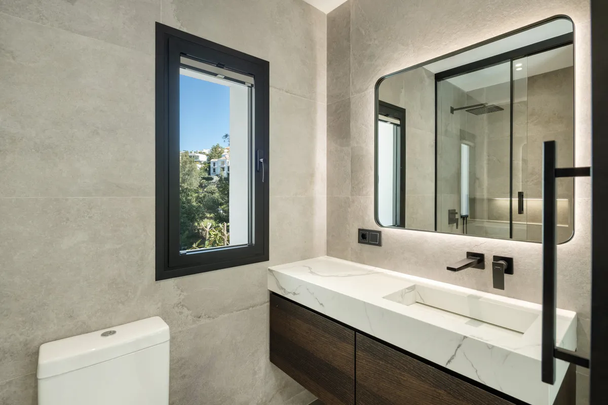 4b909655-814a-4f92-bf22-20a448935368